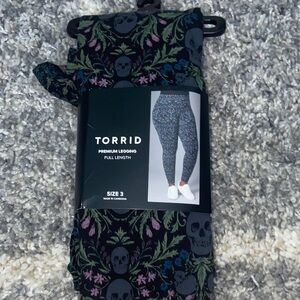 Torrid Black Skull and Floral Leggings
